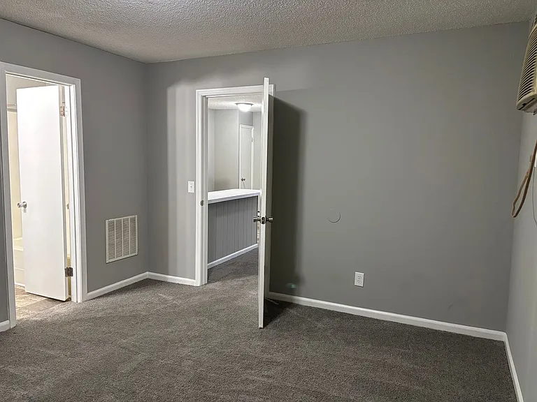 507 S Main St — Photo 10