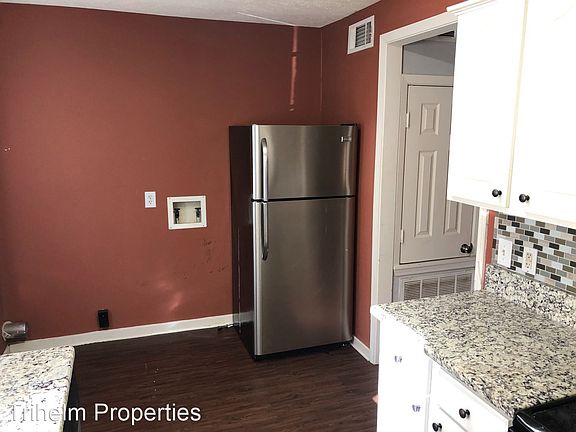 3rd image of 100 Pine Lake Place Bellegrove #112