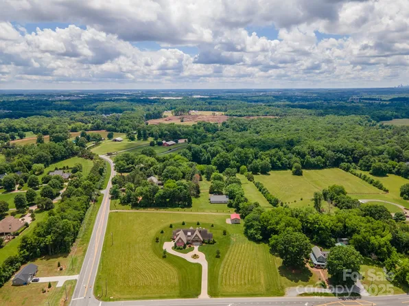 8825 Harris Rd, Concord, NC 28027