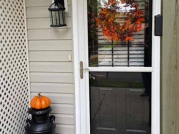 4th image of 202 Trapper Springs Cir