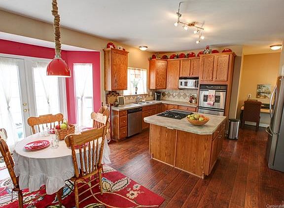 5th image of 125 Tom Sawyer Ln