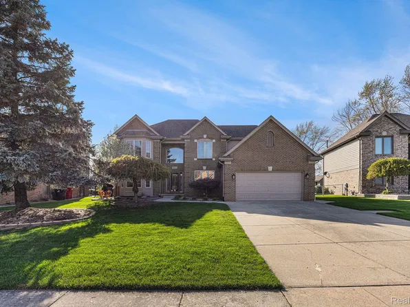 54611 Joseph Ronald Dr, Macomb, MI 48042