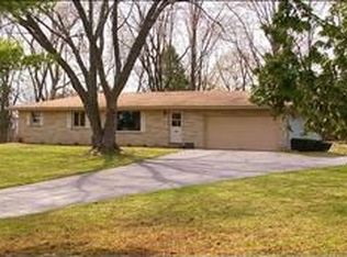 10411 N Oconnell Ln, Mequon, WI 53097