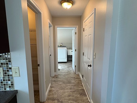 5th image of 8811 Woodridge Dr