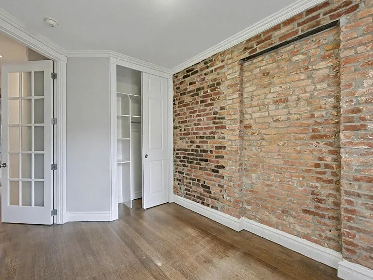 424 W 51st St #2 — Photo 11