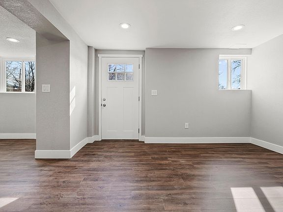 5th image of 1601 E Dakota Ave