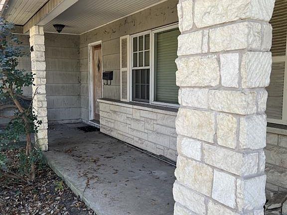 3rd image of 3722 Las Palmas St