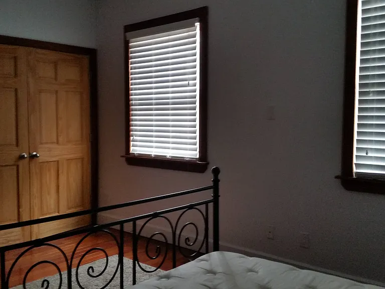 Large bedroom, high ceiling, walk-in closet with Washer/Dryer