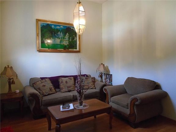 4th image of 1565 E 59th Ter