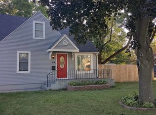 106 Fairlawn Dr, Round Lake Park, IL 60073