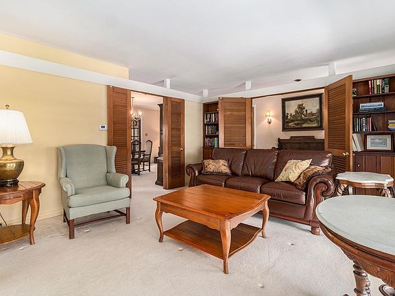 5th image of 3413 Troy Ct