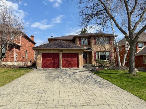 499 Bush Dr, Hamilton, ON L9G 4T4