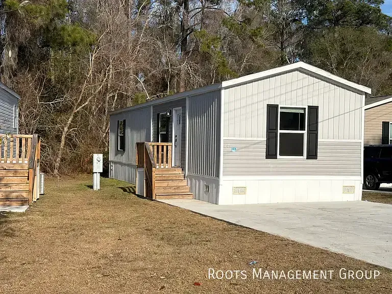 300 Brantley Dr #32 — Photo 1