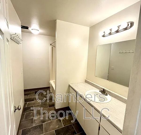 695 SE Centennial St #B — Photo 17