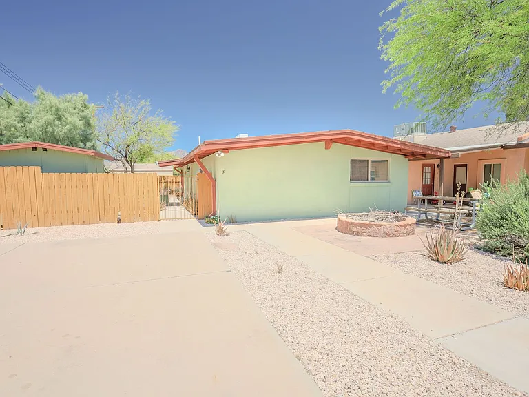 1421 N. Louis Ave — Photo 1