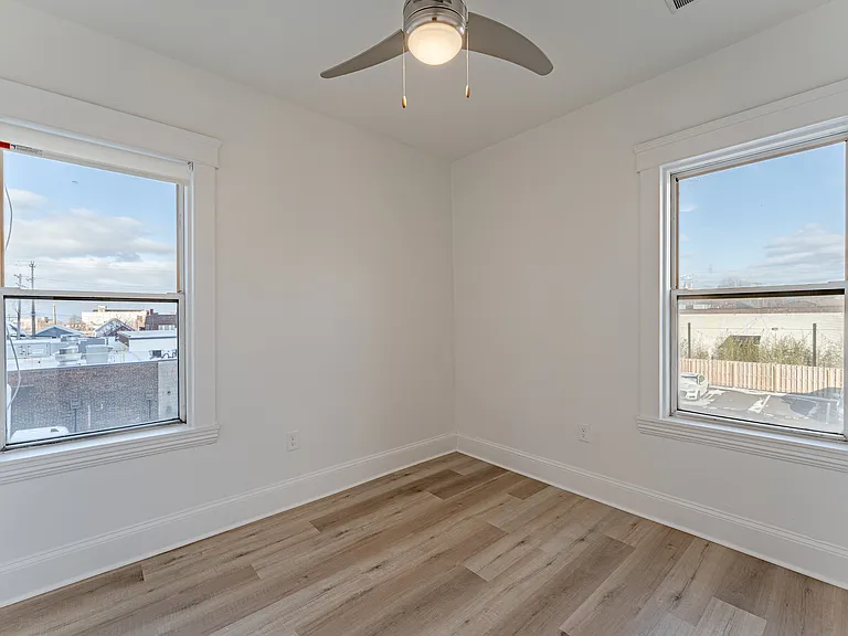 5430 Detroit Ave #101 — Photo 7