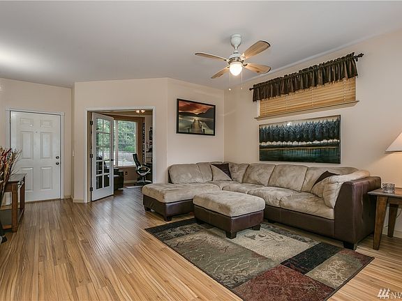 3rd image of 9523 188th St E