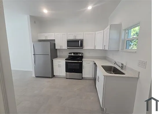 318 Lenz Ave — Photo 6