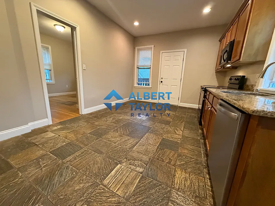 47 Hillside St #3
