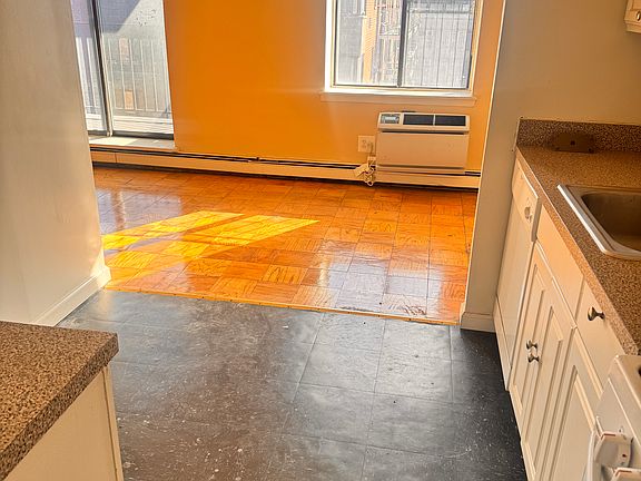 5th image of 14016 34th Ave #803A