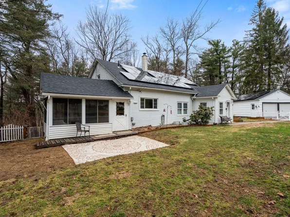 61 E Brimfield Rd, Holland, MA 01521