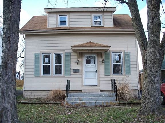 2nd image of 3269 Buell St
