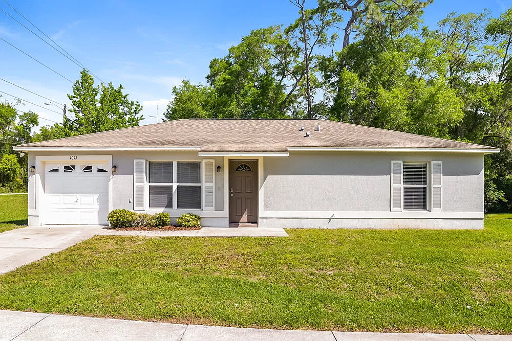 3 bed, 2.0 bath, 1191 sqft, $1,850 — Photo 1