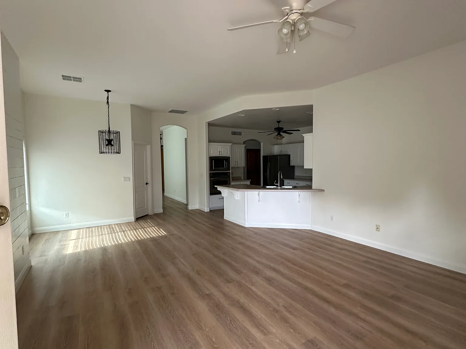 4 bed, 2117 sqft, $3,400 — Photo 3