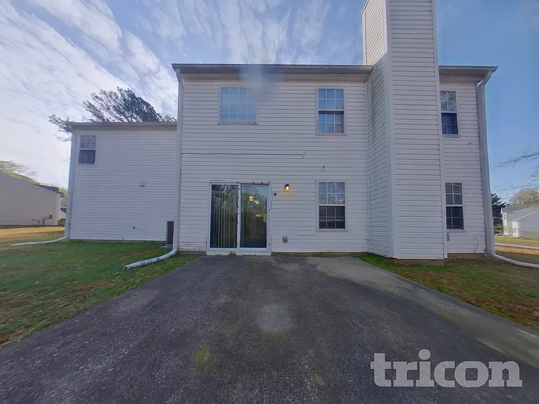 878 Crestworth Xing — Photo 18