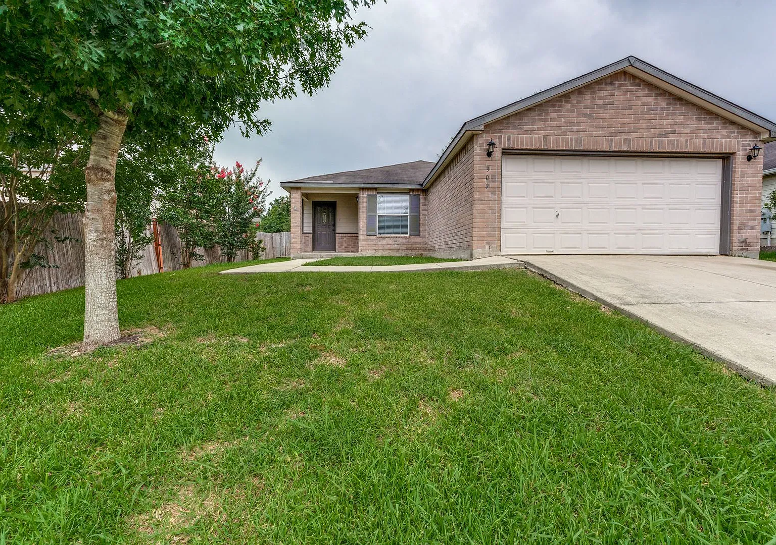 Single-Story 3-Bedroom In Cibolo — Photo 3