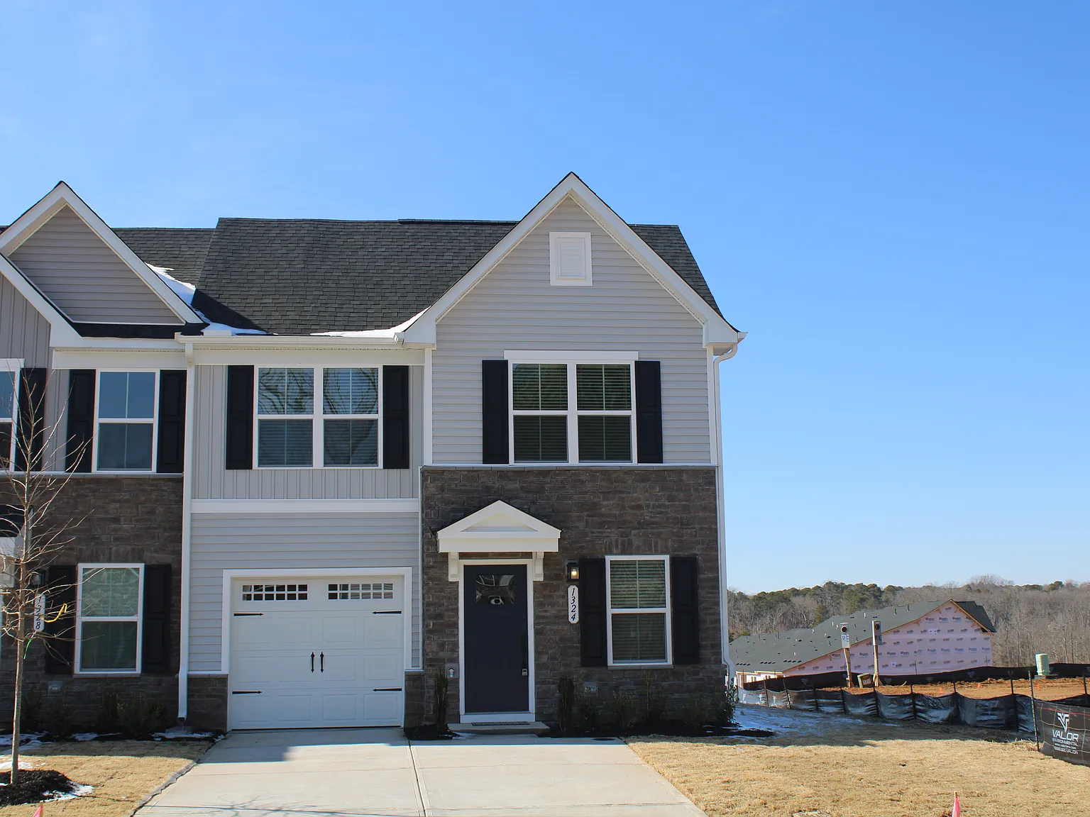 3 bed, 1628 sqft, $1,995 — Photo 2