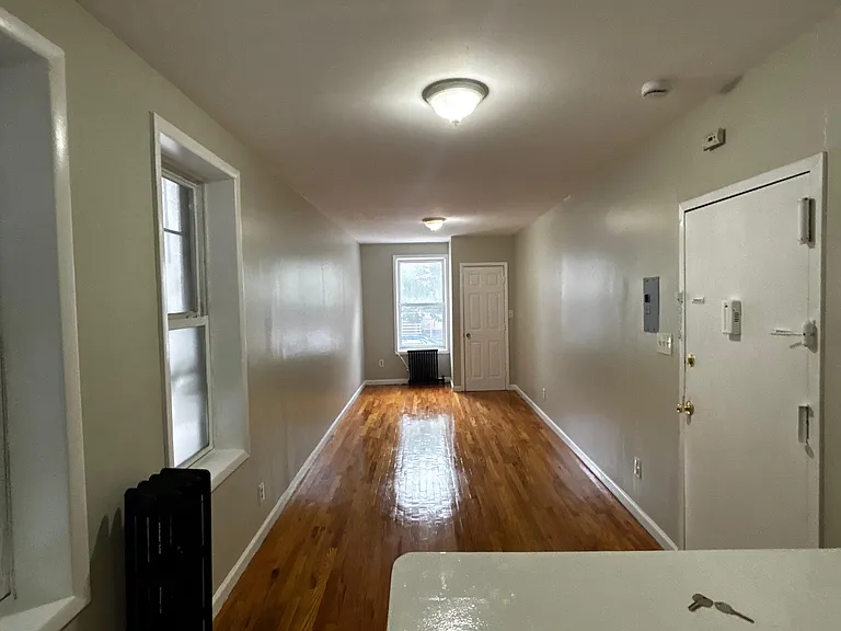 76 N 9th St #4 — Photo 4