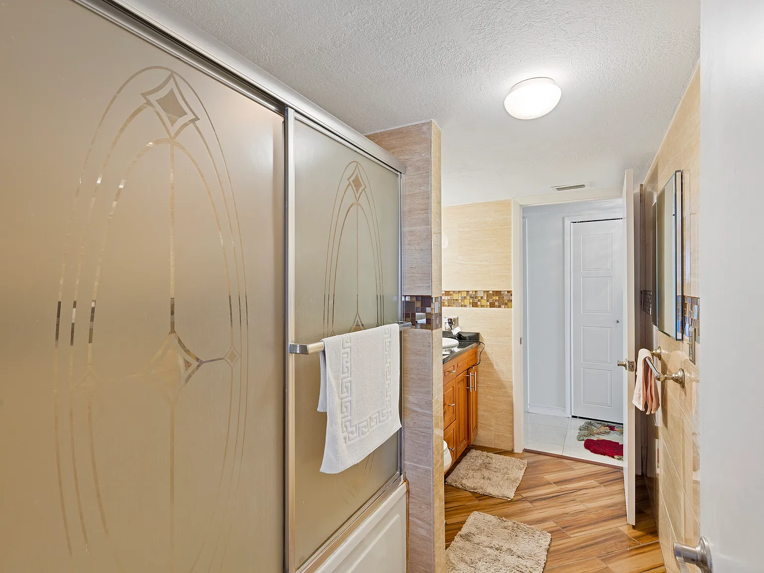 3 bed, 1545 sqft, $2,700 — Photo 2
