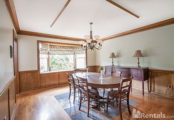 4th image of 7956 Bennington Dr