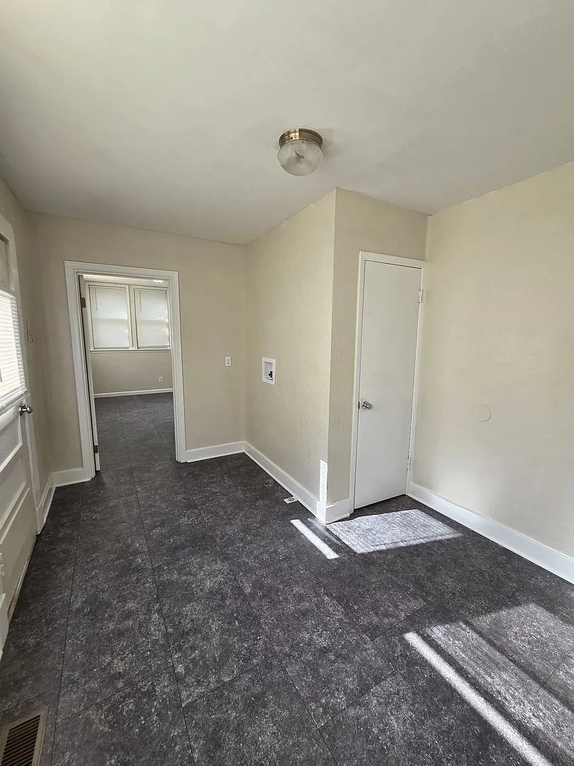1530 S Topeka - 3 Bedroom, 1 Bathroom Home - $1,095 — Photo 3