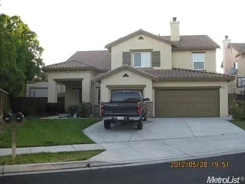 425 Empire Ct photo 1