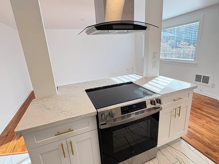 2345 Minor Ave E #14 — Photo 9