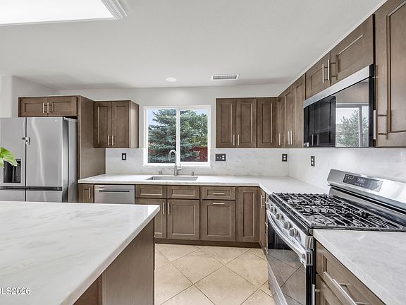 5th image of 545 Pesaro Way