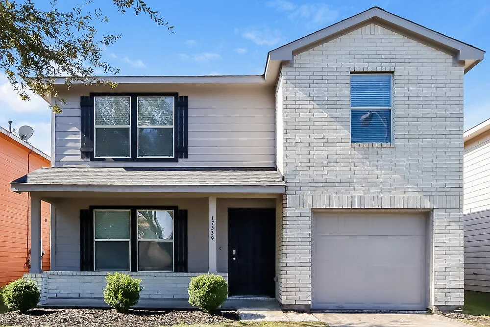 3 bed, 2.5 bath, 1896 sqft, $2,435 — Photo 1