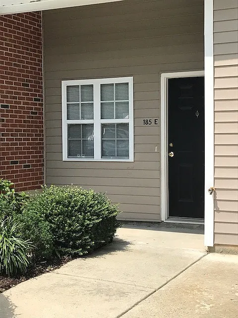Spacious 3BR, 2.5BA Townhome in Chapel Hill — Photo 3