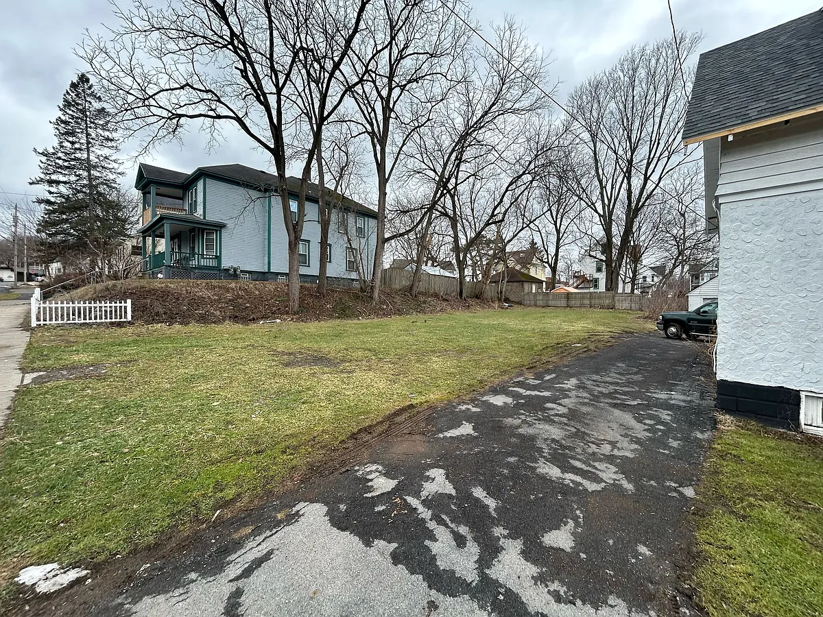 Building Photo - 938 W Lafayette Ave