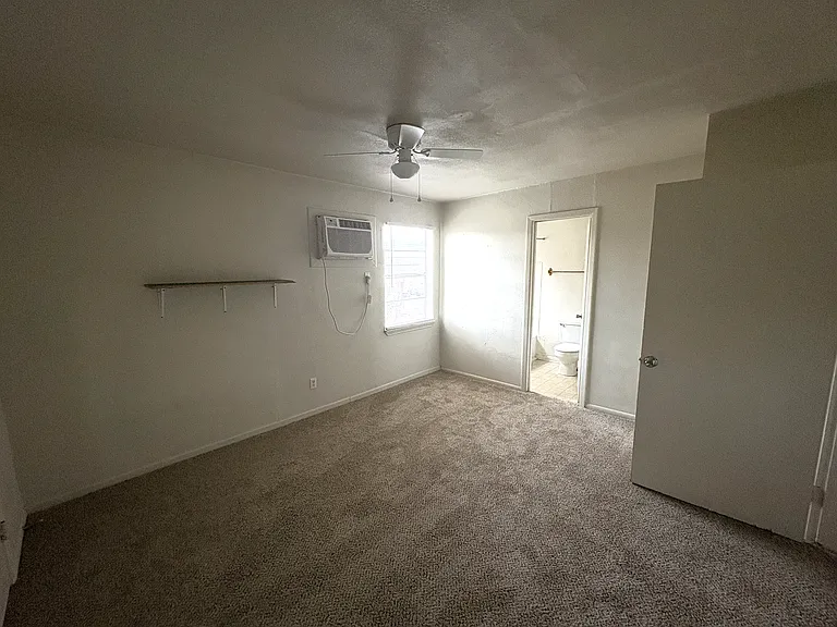602 Sunset Ln #D — Photo 13