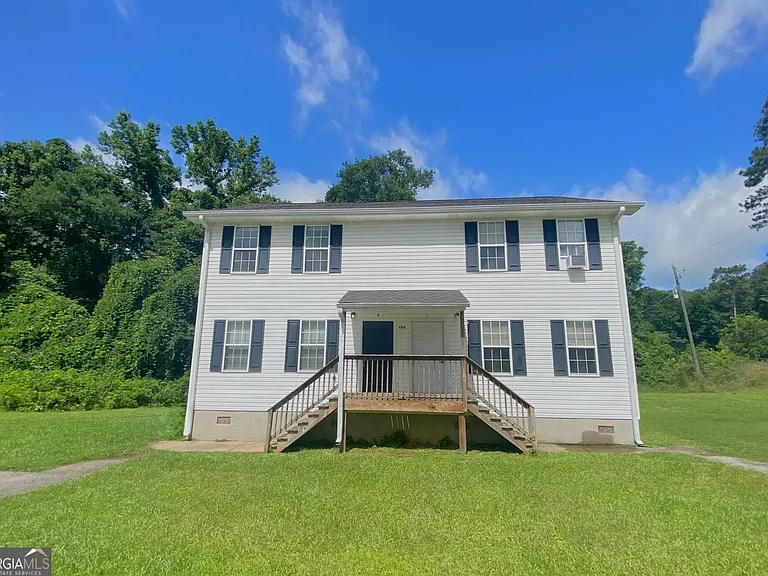 160 Smith Ave #B — Photo 1