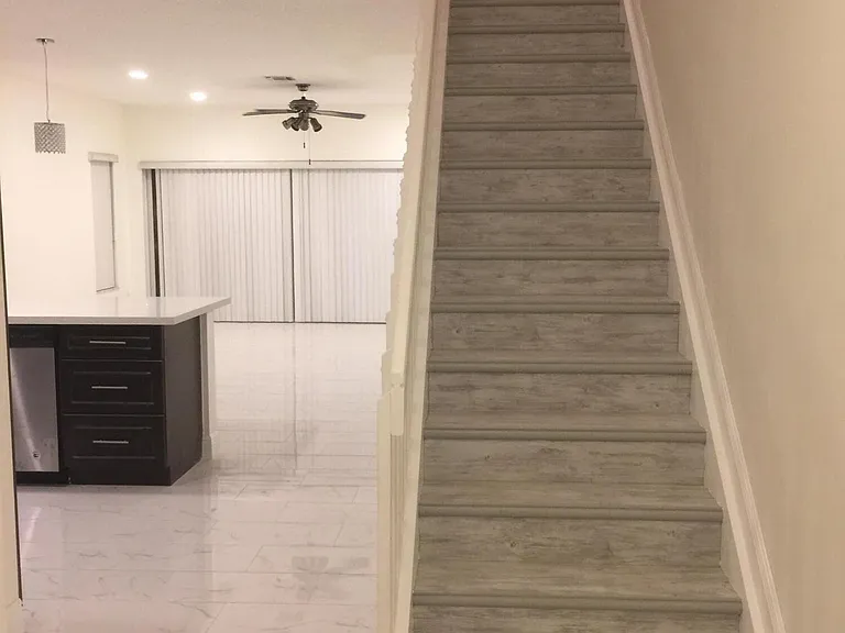 401 SW 120th Ave — Photo 13