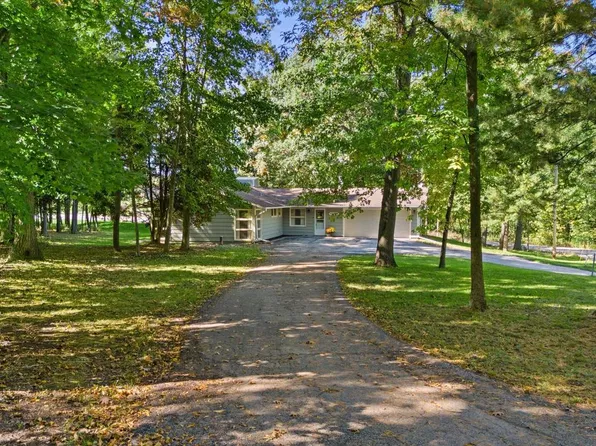 W271S3599 Oak Knoll DRIVE, Waukesha, WI 53189