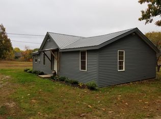 1137 State Route 121 Rte, Oxford, ME 04270