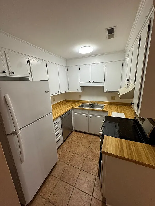 2 bed, 2.0 bath, 950 sqft, $1,395 — Photo 4