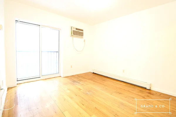 Rented by Grand & Co. | media 1