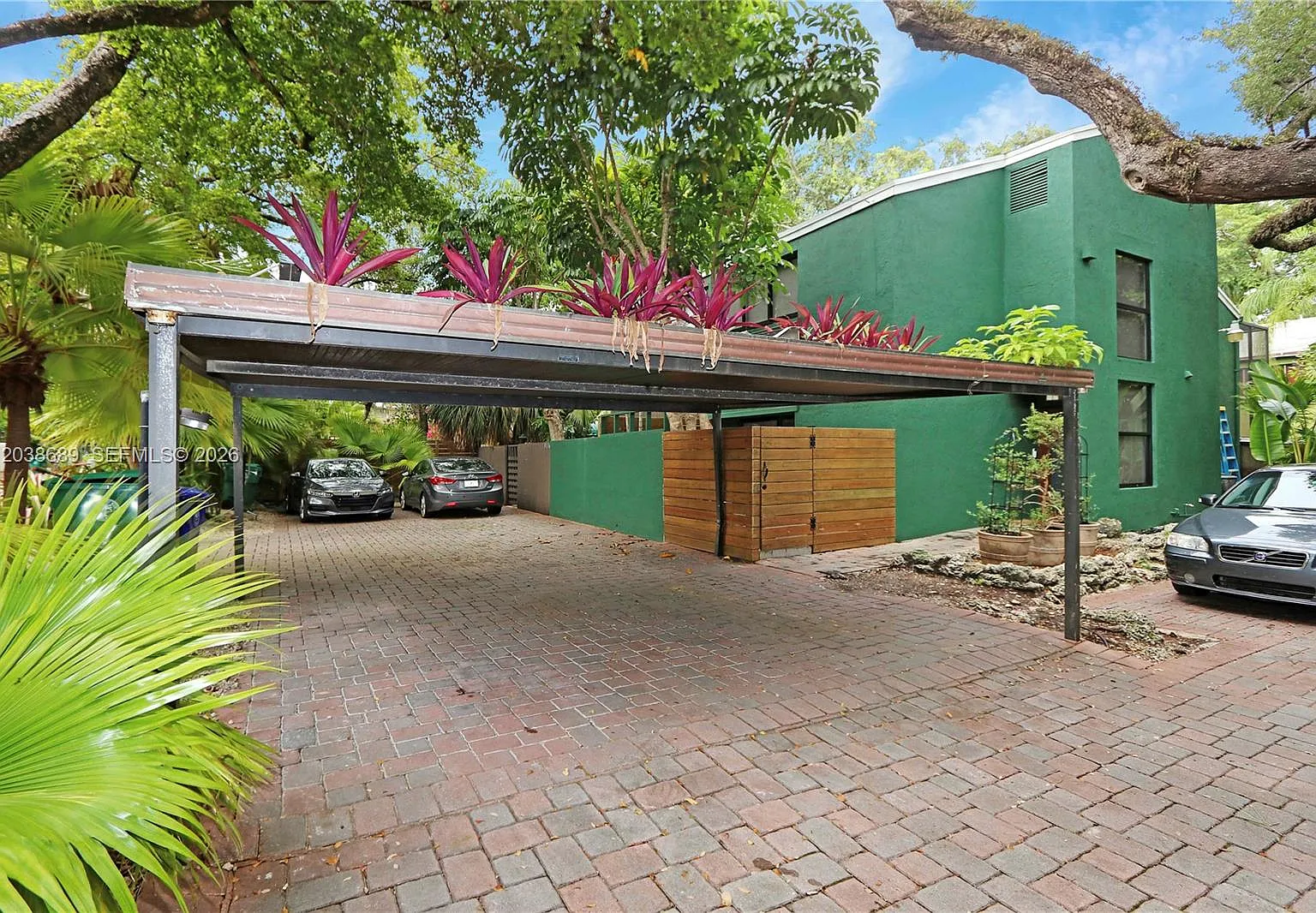 Pent Homestead — Photo 3