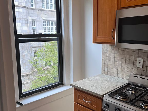 4th image of 129 W 89th St APT 44